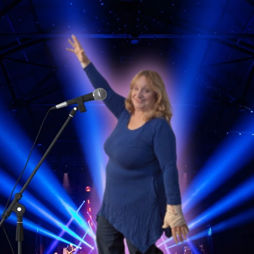 Shari Post artist logo