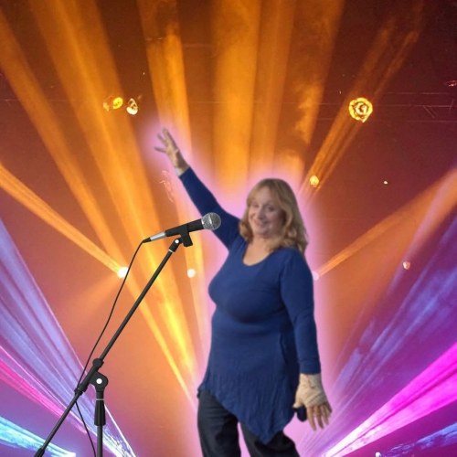 Shari Post artist image